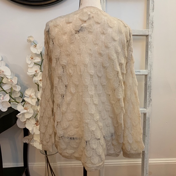 Feather Knit Tunic Top - Picture 6 of 7